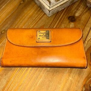 Dooney & Bourke Tan Leather Wallet